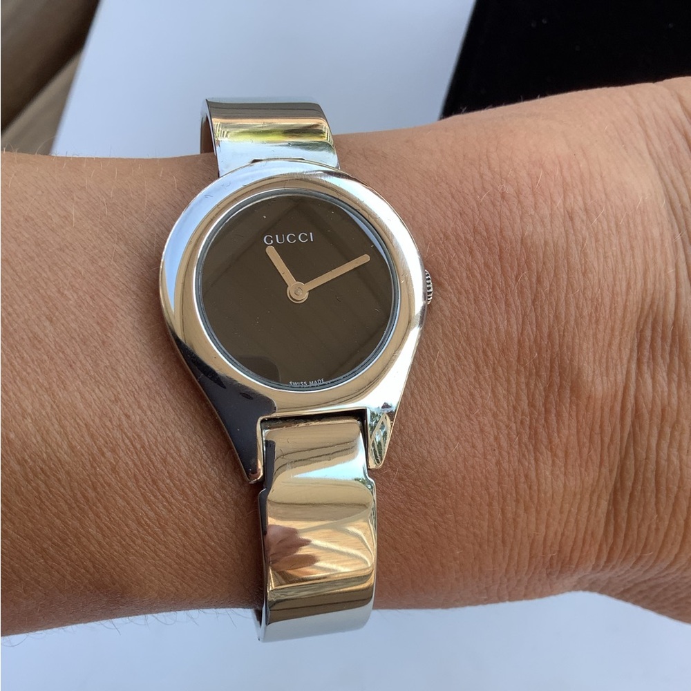 Ladies GUCCI buckle bangle dress watch ❤️❤️ - Picture 5 of 12
